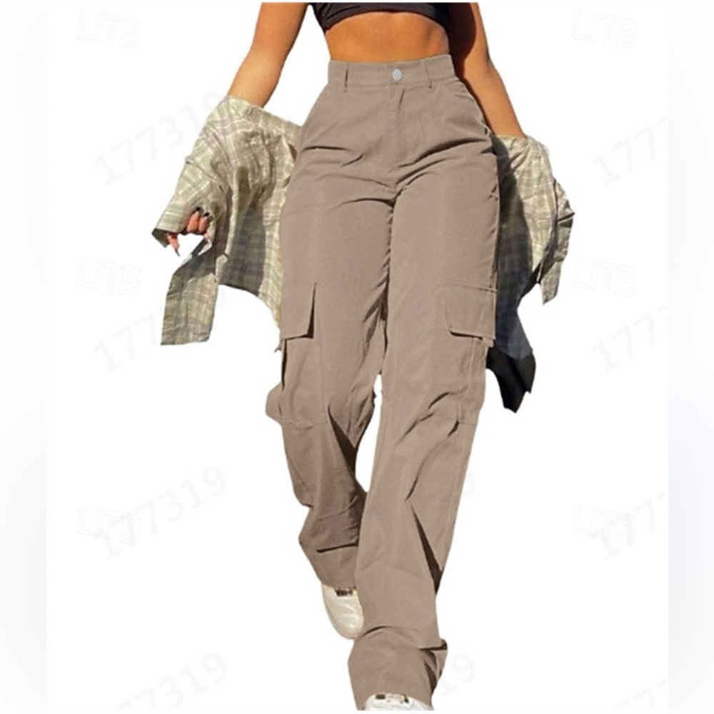 H&M women’s Cargo Pants in Khaki